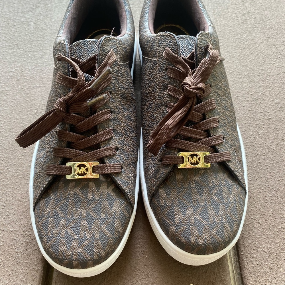 ✨BRAND NEW✨Michael Kors Women’s Brown Monogram Sneakers Size 9.5